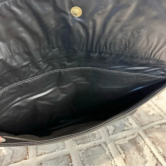 Black Faux Pebbled Leather 2 Compartment Envelope Shoulder Purse - Picture 6 of 6